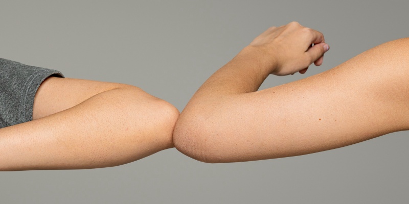 penyebab dan cara menghilangkan siku hitam