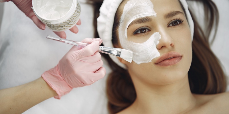 manfaat chemical peeling - Freepik